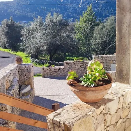 Casa Da Pedra - Porto De Mos, Leiria Bed & Breakfast