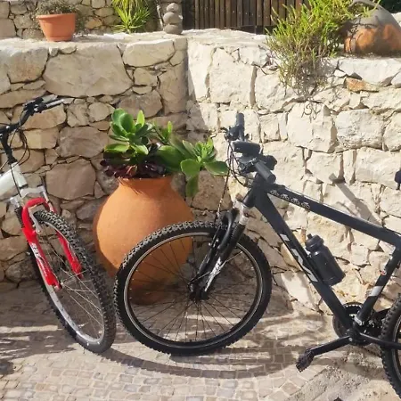 Casa Da Pedra - Porto De Mos, Leiria Bed & Breakfast 3*