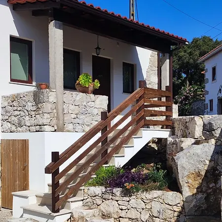 Casa Da Pedra - Porto De Mos, Leiria Alvados